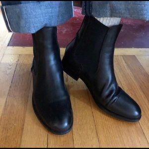 Frye Melissa Chelsea boots black leather 9 euc